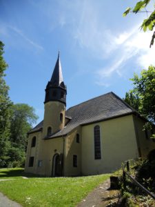 Im Jahr 1901 wurde die Burgkirche stark umgebaut, so wurde der Glockenturm neu errichtet und eine Sakristei hinzugefügt.