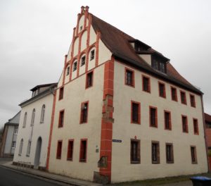 Die "Alte Handelsschule" wurde 1530 als städtische Knabenschule errichtet.